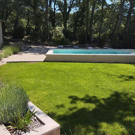 Bed and Breakfast Les Cheneslierres Lourmarin Esterno foto