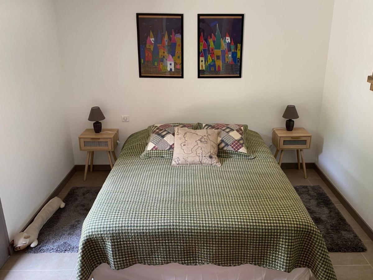 Bed and Breakfast Les Cheneslierres Lourmarin Esterno foto